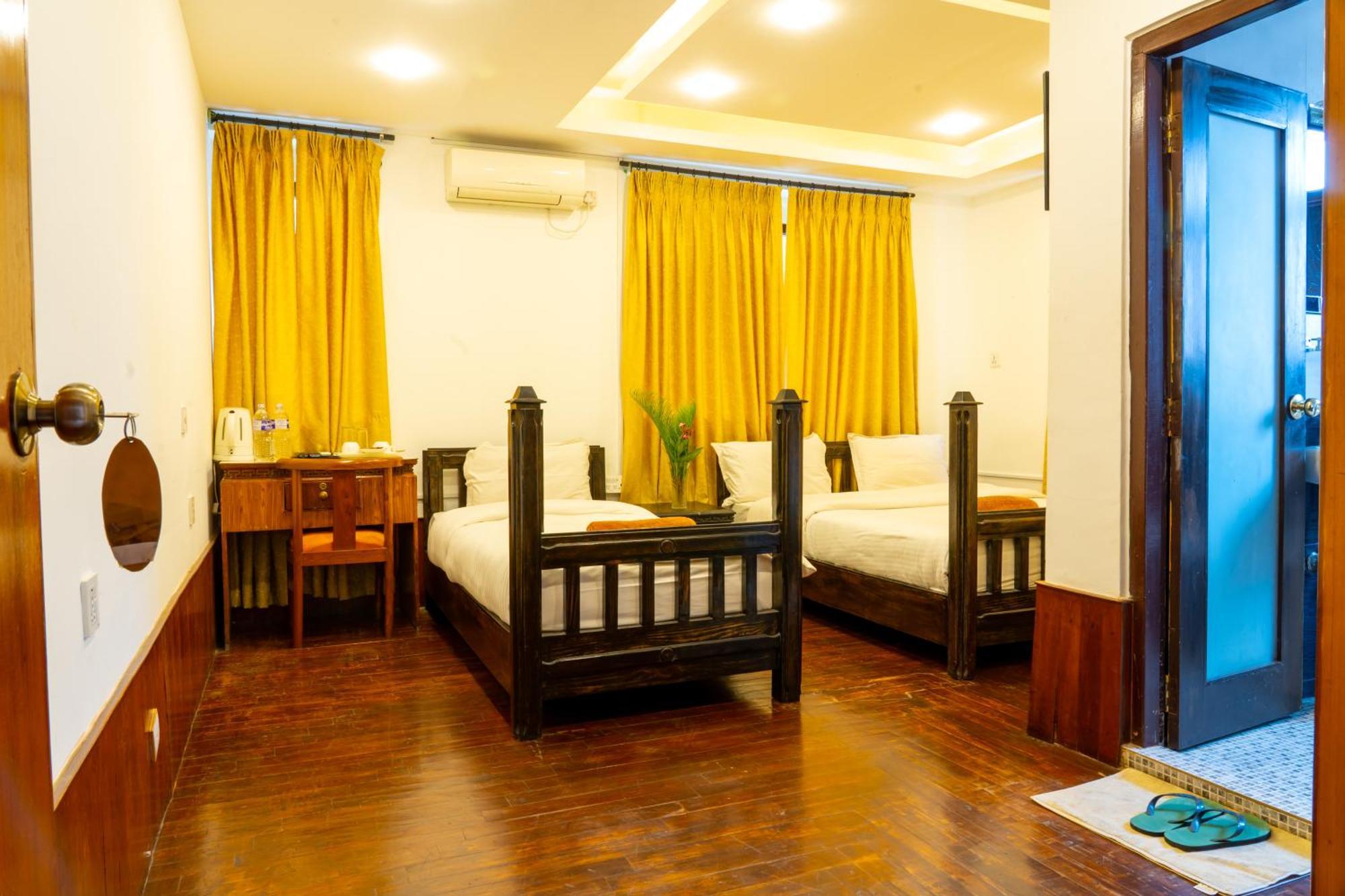 Hotel Ganesh Himal Kathmandu Exterior photo